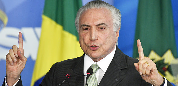 BRASILIA, DF, BRASIL, 15-12-2017, 15h: Michel Temer, Presidente da República, promove nesta sexta-feira, 15 de Dezembro, a cerimonia de posse do Carlos Marun como o novo Ministro de Secretaria de Governo, com a presença de Antônio Imbassahy, Ex Ministro da Secretaria do Governo, e Eliseu Padilha, Ministro da Casa Civil, Cerimonia Realizada no Palácio do Planalto. (Foto: Mateus Bonomi/Folhapress, PODER)