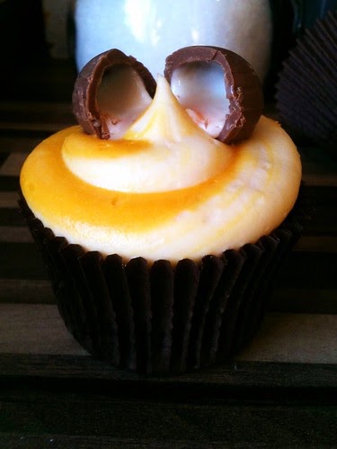 Recipe for the Cadbury creme egg cupcakes by Sticky Pinny