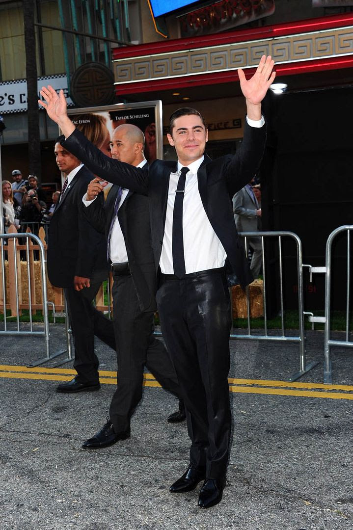 Male Celebrities Zac Efron Looking His Normal Hot At