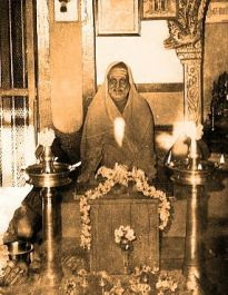 gnana 1 ஞான ஒளியுடன் ஞானானந்தர்