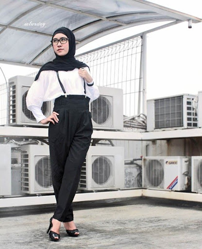 Fashion Baju Hitam Putih