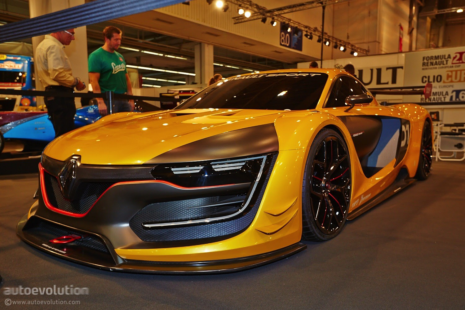 Тюнинг тела. Рено Sport RS серыо -оранджевая. Музей Renault Sport RS 01.