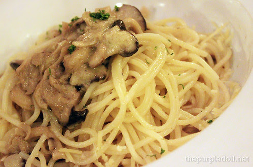 Mushroom and Truffle Cream Spaghetti P310