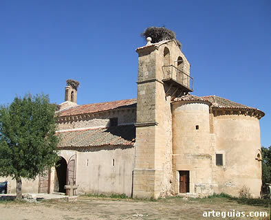 Exterior de la iglesia de Pelayos del Arroyo