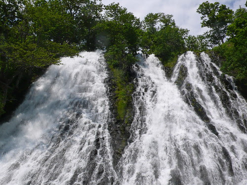 Oshinkoshin waterfall