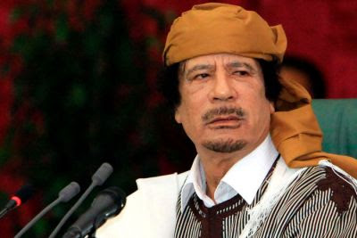 El Coronel Muammar Gaddafi ha Hablado a los Libios ''''Un gran apoyo moral dado y la proclamación de la resistencia que está circulando en estos días, Libia: "Usted ve que los colonos hicieron la violencia y la violencia contra el país de Libia, muertos, heridos y hechos a los huérfanos los niños. Todo se hizo bajo el nombre falso de la revolución. Todos los hijos de honesta Libia, los hijos de los muyahidines y los hijos de los comandantes muyahidines, el sol brillará después de una larga noche y lo que necesita saber que la victoria está cerca, y que la liberación está cerca. Pronto se reunirá con el comandante de la Gran Jamahiriya en la televisión. "