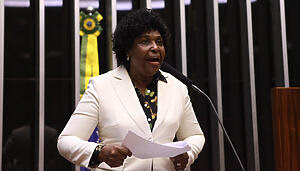 Benedita anuncia Marcha das Mulheres Negras em novembro Benedita anuncia Marcha das Mulheres Negras em novembro