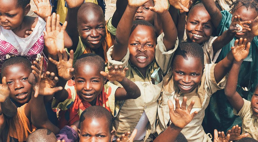 'Ne istedin', 'Daha Fazla Öp', 'Gerekli Değil'… Afrika'da bebeklere ...