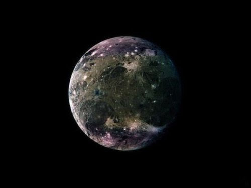 Топ-10 странных спутников Солнечной системы Топ-10 странных спутников Солнечной системы