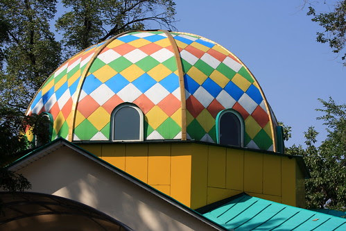 Cool domed roof in Panfilov Park (by Yodod) Cool domed roof in Panfilov Park (by Yodod)