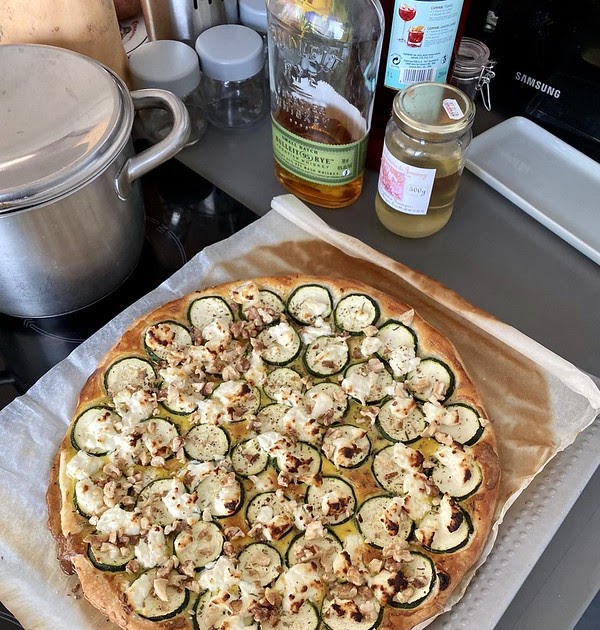 Chez Loulou: Zucchini and Goat Cheese Tart - Day 34 of Confinement