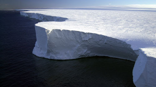 Iceberg B-15 icebergb15 10 Amazing Places On Earth