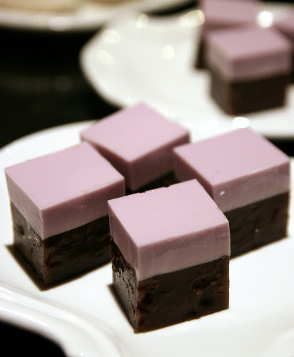 Chilled red bean and yam 'pastry'