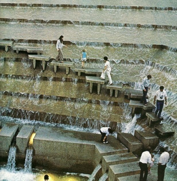 Public water garden, Fort Worth, Texas, 1974. Architects: Philip