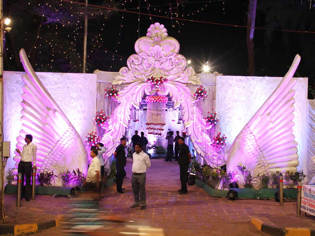Desain Pernikahan Wedding Entry Gate Decoration