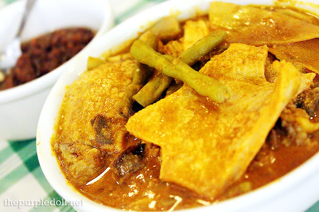 Three Sisters' Restaurant Kare-Kare P120
