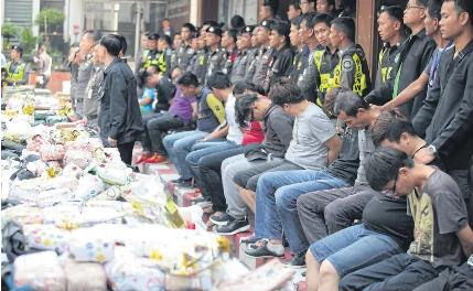 Image result for Idris Syarif Syaifuddin, Kamaludin Sarju