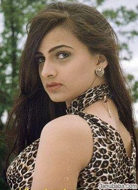 Noor Bukhari Pakistani Film Actress and Model very hot and beautiful