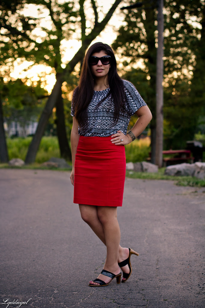 red pencil skirt to work.jpg