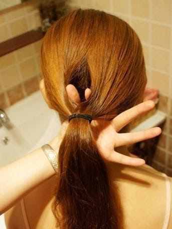 セミロングヘアアレンジも簡単!もう困らない可愛い髪型アレンジ集