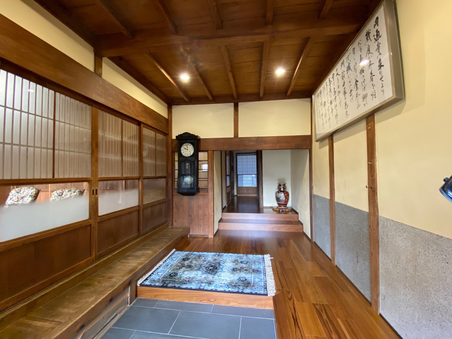 古い 家 玄関 インテリア