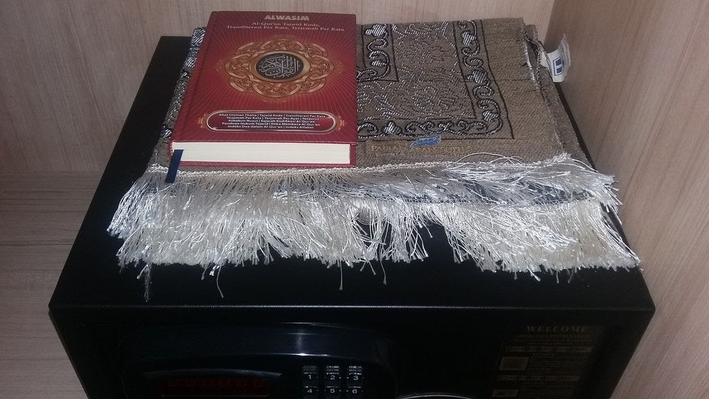 photo al quran dan sajadah_zpsiwzccylz.jpg