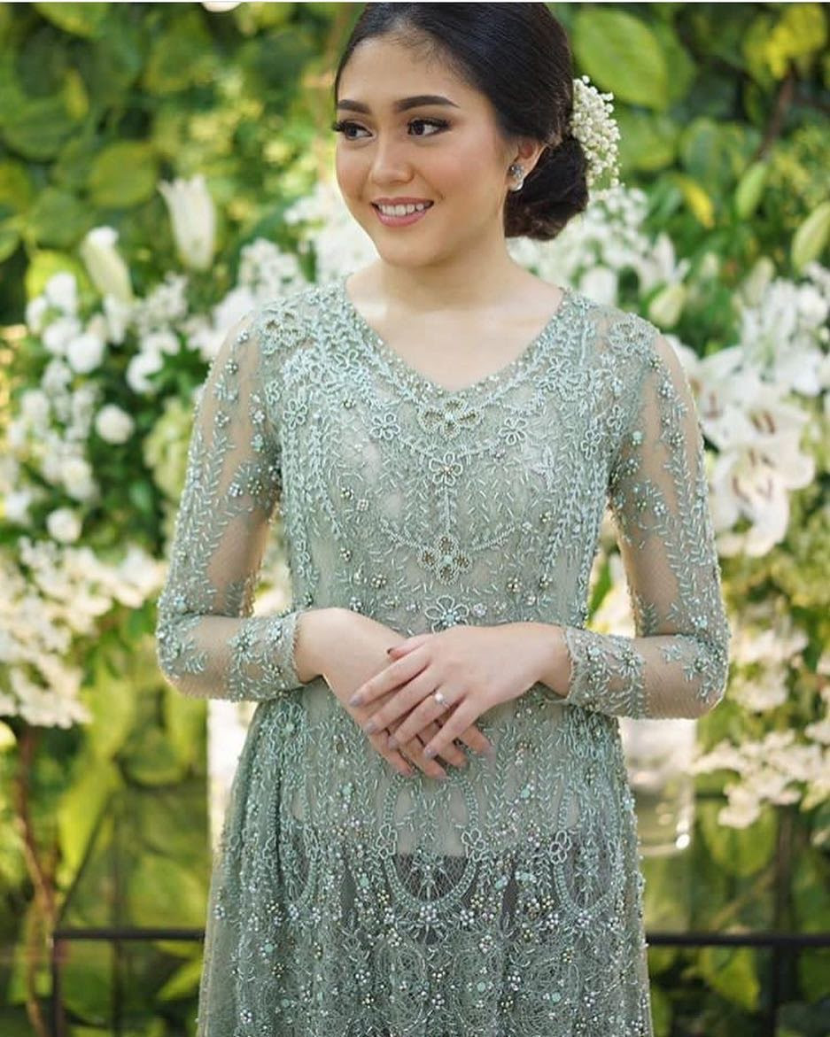 Gambar Model Kebaya  Modern Orang Gemuk foto cewek cantik 