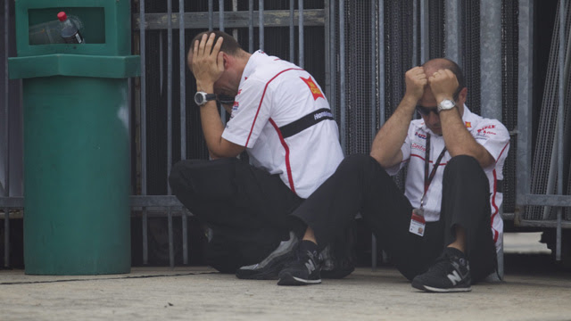 La muerte vuelve a asolar el paddock de MotoGP