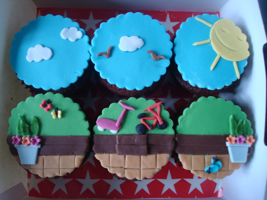Garden scene cupcakes
