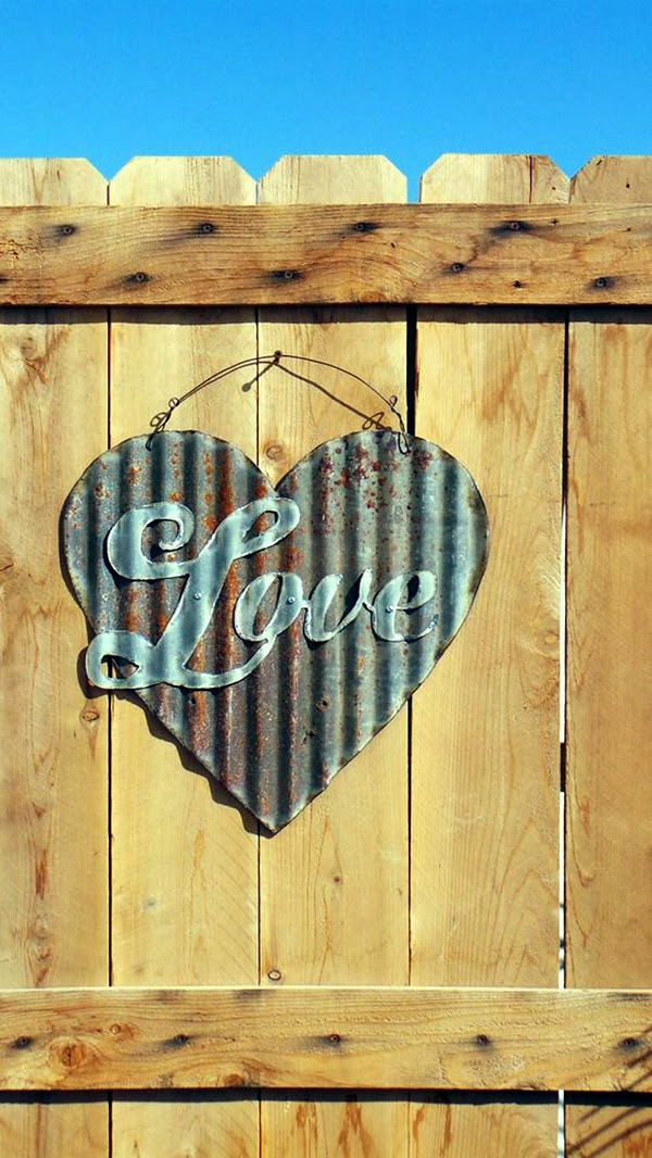 Utterly Beautiful Rusted Metal Art Works (30)