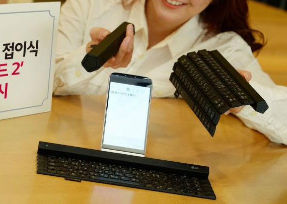 LG-Rolly-Keyboard-2-official-01-570