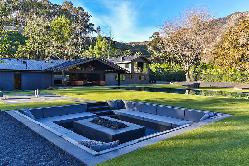 Backyard Design Idea Create A Sunken Fire Pit For Entertaining Friends
