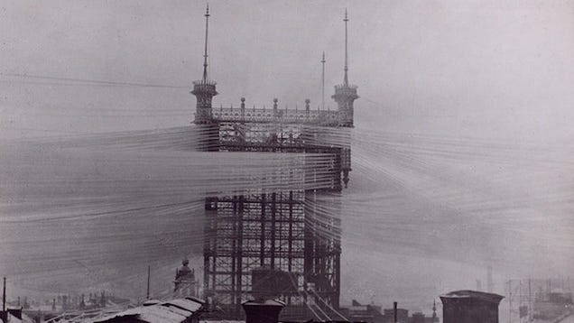 Photos from the Days When Thousands of Cables Crowded the Skies