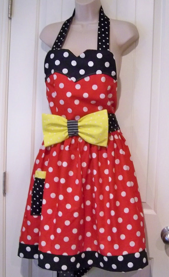 Womens Legends Minnie Mouse Apron Christmas Present