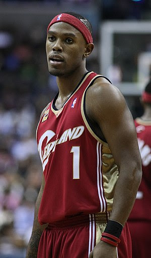 Daniel Gibson playing with the Cleveland Cavaliers
