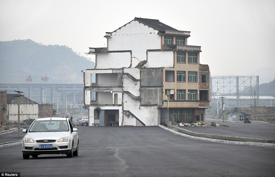 The couple refused to movebecause they believed the relocation compensation offered by the government was not enough