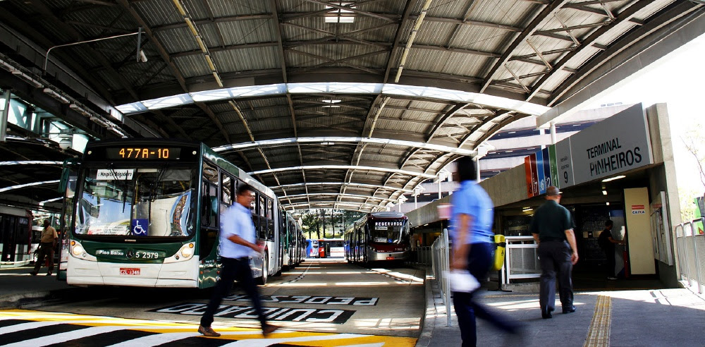Imagem de um Terminal Urbano de Ônibus