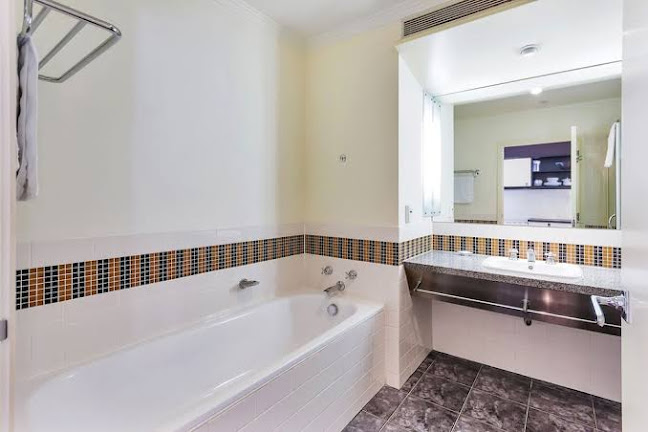 Mid-Century Hotel Apartment - Auckland