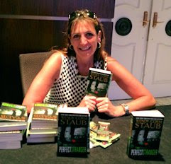 signing at Thrillerfest