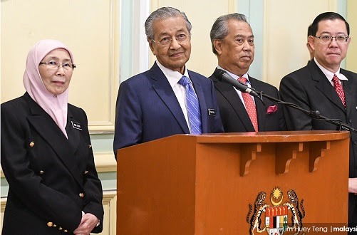 Gaji menteri dipotong 10% - Tun Mahathir