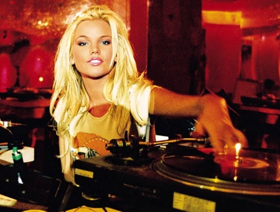 top-10-hottest-female-djs-in-the-world-sexiest-dj-girls