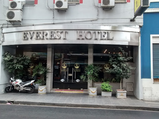Everest Hotel