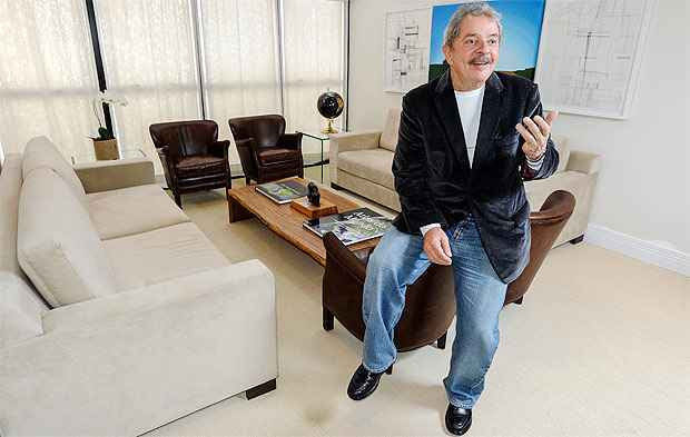 '(Sair da Presidência) foi como se me desligassem de uma tomada. O general disse: 'Olha, daqui a três dias os celulares serão desligados e os carros, recolhidos'. Mas levaram apenas três minutos para me desconectarem' (Luludi/Esp.CB. Brasil) '(Sair da Presidência) foi como se me desligassem de uma tomada. O general disse: 'Olha, daqui a três dias os celulares serão desligados e os carros, recolhidos'. Mas levaram apenas três minutos para me desconectarem' (Luludi/Esp.CB. Brasil)