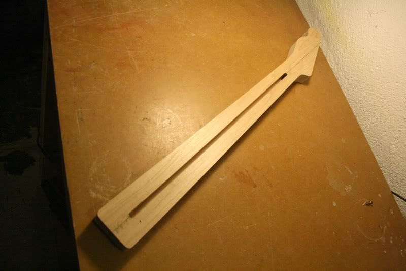 Mastil ya cortado (reverso)