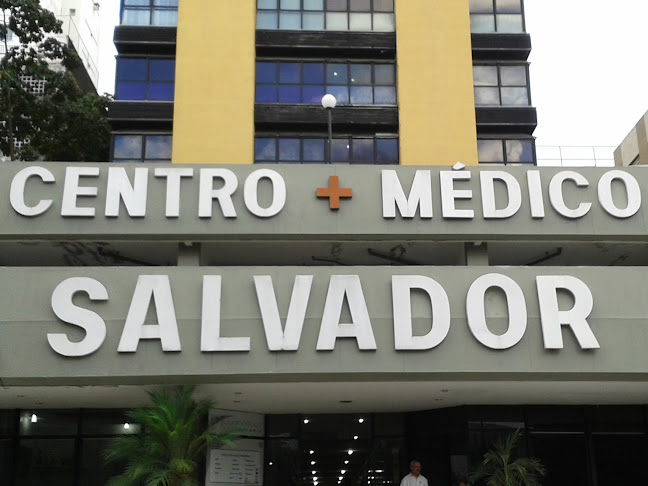 Centro Médico Salvador - Médico
