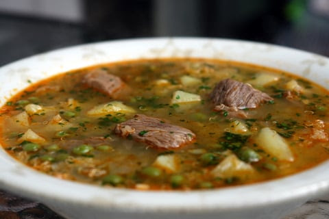 Sopa de quinua con carne