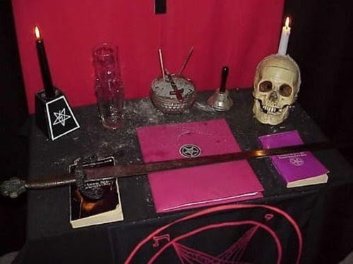 Ce rituel vaudou consiste a vous initié dans une secte des plus puissants de ce monde qu'on appelle le clud des milliardaires Ce rituel fera de vous un homme très puissants et très riche. Ce rituel vaudou vous fera rentré dans le club des plus riches de ce monde. Ce rituel vaudou fera de vous le maitre du monde et vous aurez le monde a vos pieds.Avec ce rituel vaudou, vous allez gouverner le monde et vous aurez tous ce que vous voulez dans votre vie. Ce monde appartient a ceux qui sont dans le secte satanique des clubs de milliadaires. SECTE SATANIQUE APPELLEZ CLUB DES MILLIARDAIRES