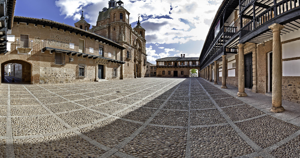 Resultado de imagen de Plaza Mayor de San Carlos del Valle