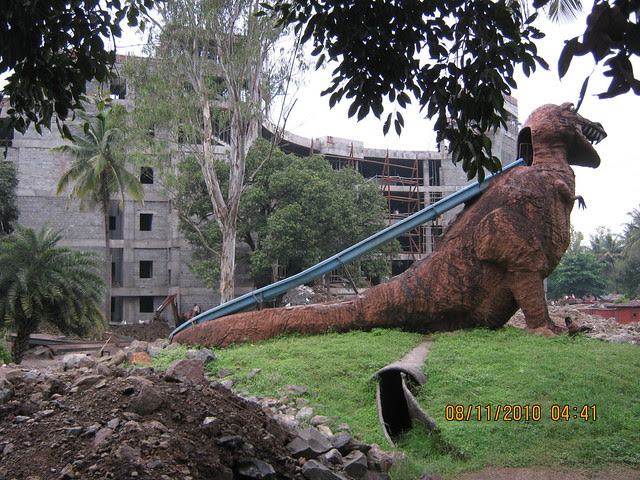 Pinnacle Cottage Close at 'Abhiruchi Village' on Sinhagad Road Pune 411 041 - Slide into the future - dynasore slide and 'Abhiruchi CityPride 7 Screen Multiplex and Shopping Mall