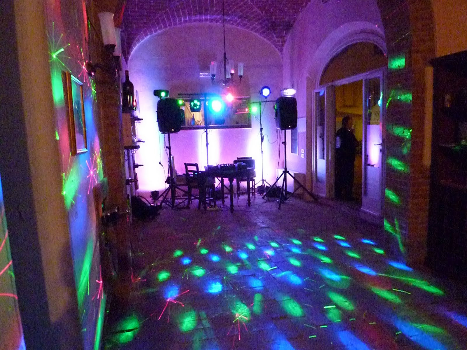 wedding dj Firenze | Mobile dj and Mobile Disco for your party in